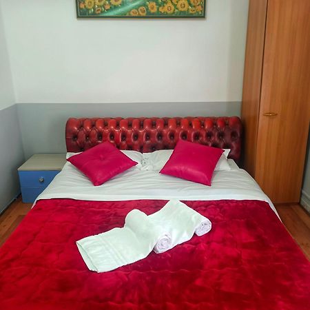 Host Roma Hostel Exterior photo